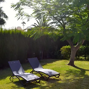 https://the-peaches-bungalows-45-46.in-canary-islands.com